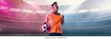 紧跟时事，韩国艺人在热刺vs纽卡看台模仿酷玩乐队观众出轨